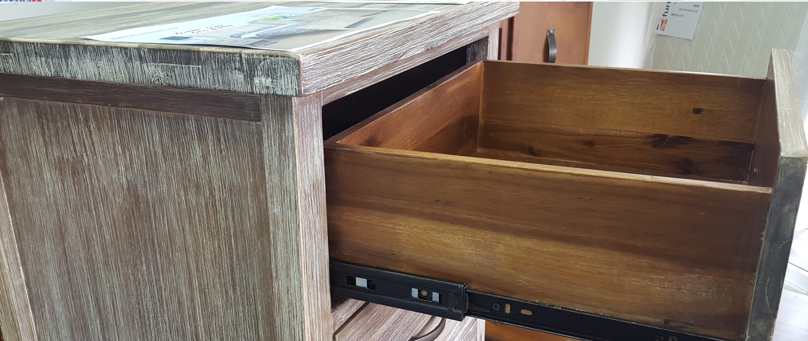 Raglan Drawer